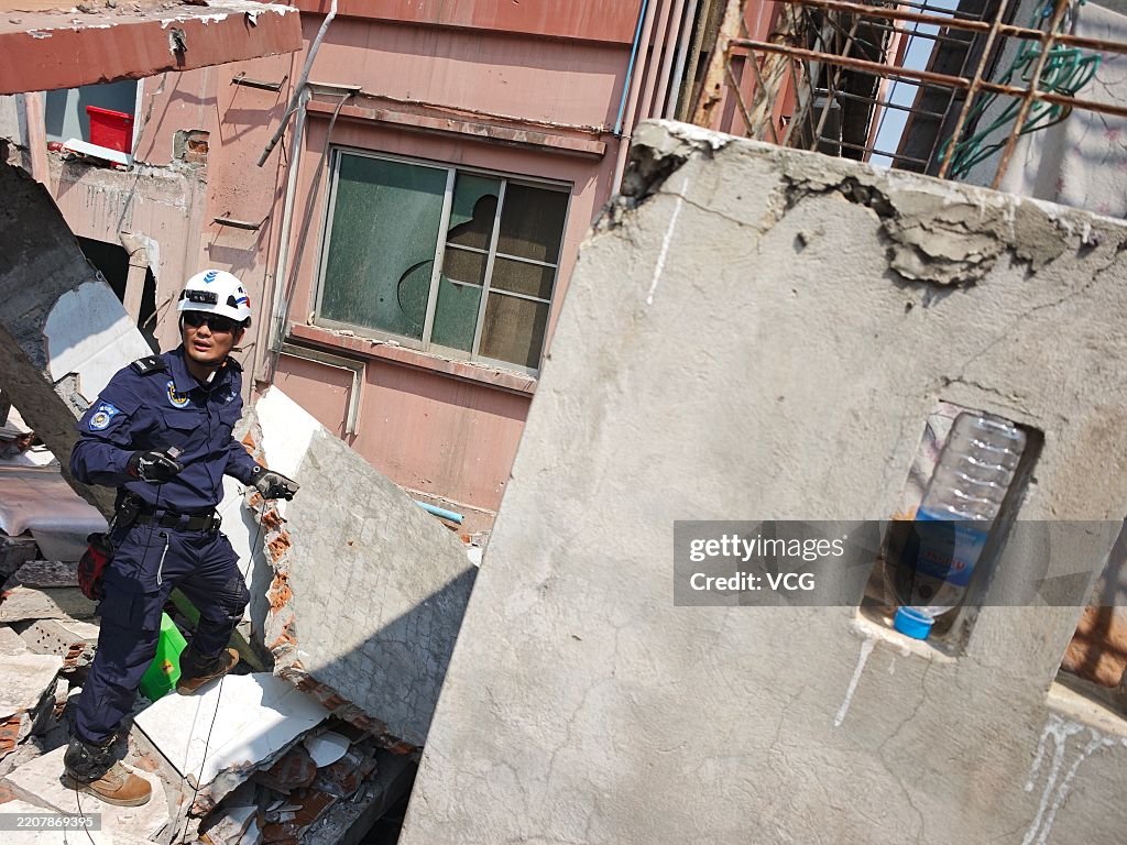 Chinese Rescue Team Race Against Time In Hard-hit Mandalay