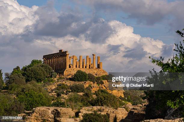 valley of temples in agrigento in sicily - agrigento stockfoto's en -beelden