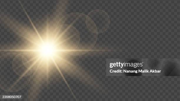 orangefarbener sonnenlicht- oder flare-lichteffekt mit transparentem hintergrund - hell beleuchtet stock-grafiken, -clipart, -cartoons und -symbole