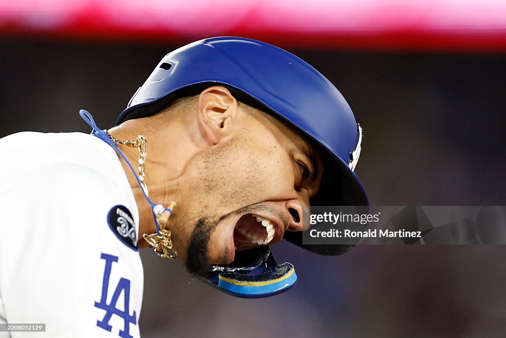 Atlanta Braves v Los Angeles Dodgers