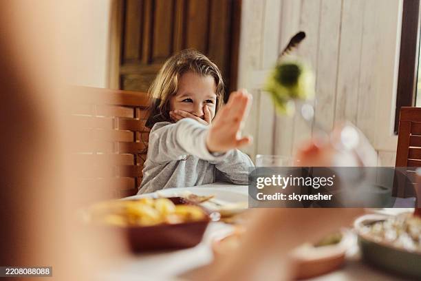 nein, das will ich nicht essen! - verweigern stock-fotos und bilder