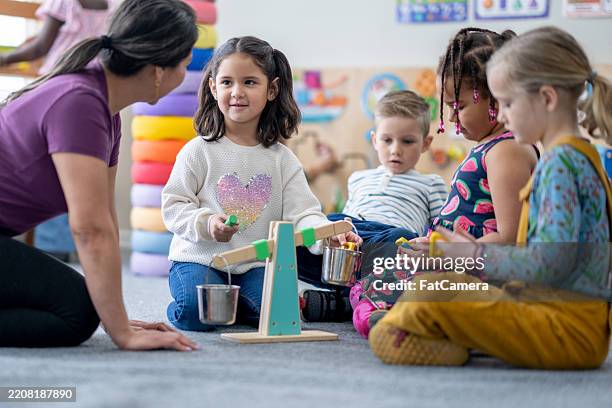 science is fun! - spanish and portuguese people stock pictures, royalty-free photos & images