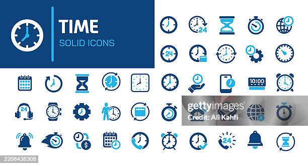 ilustraciones, imágenes clip art, dibujos animados e iconos de stock de iconos sólidos de glifo de tiempo. contiene reloj, alarma, cronómetro, calendario colección de iconos sólidos. ilustración vectorial. píxel perfecto sobre fondo blanco limpio - mirar la hora