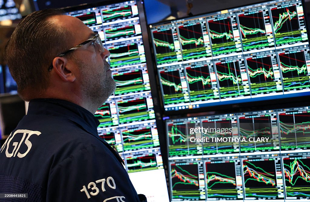 TOPSHOT-US-ECONOMY-MARKET-STOCKS