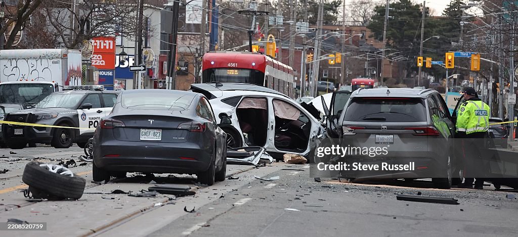 Jeff Angotti TORONTO, ON - APRIL 7 - Toronto Police investigate a 10 car crash at ...