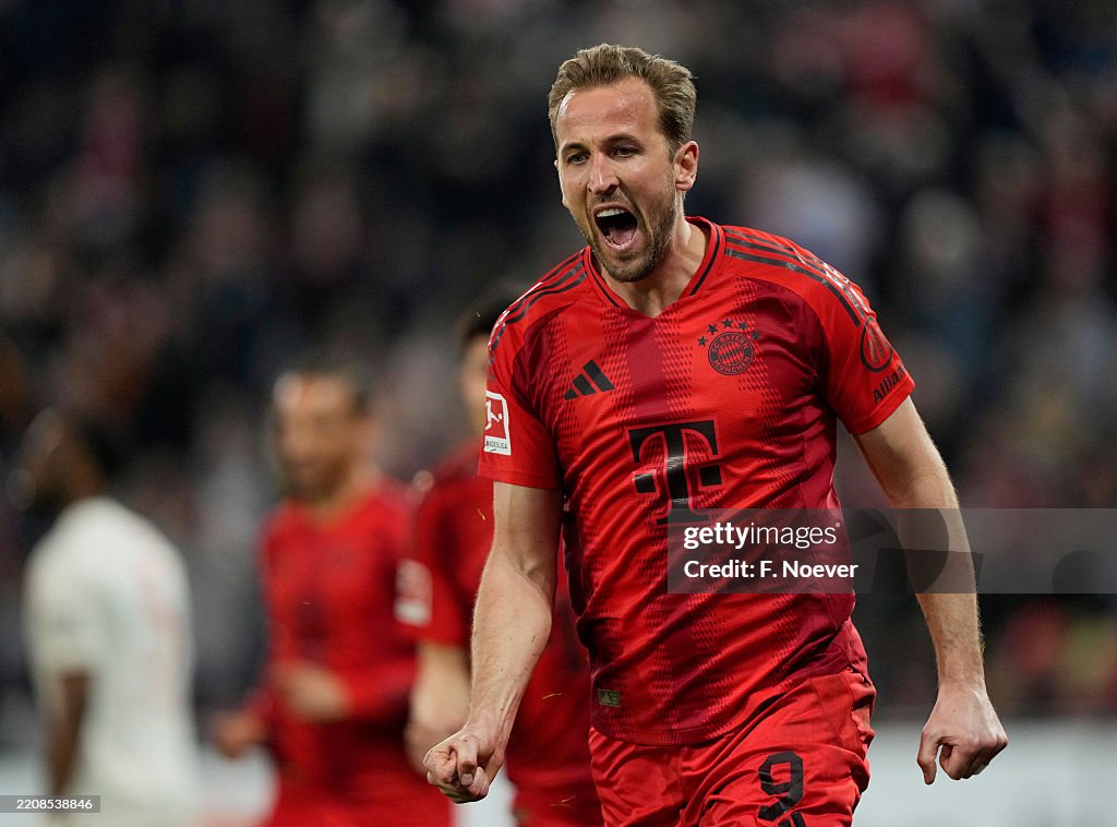 FC Augsburg v FC Bayern München - Bundesliga