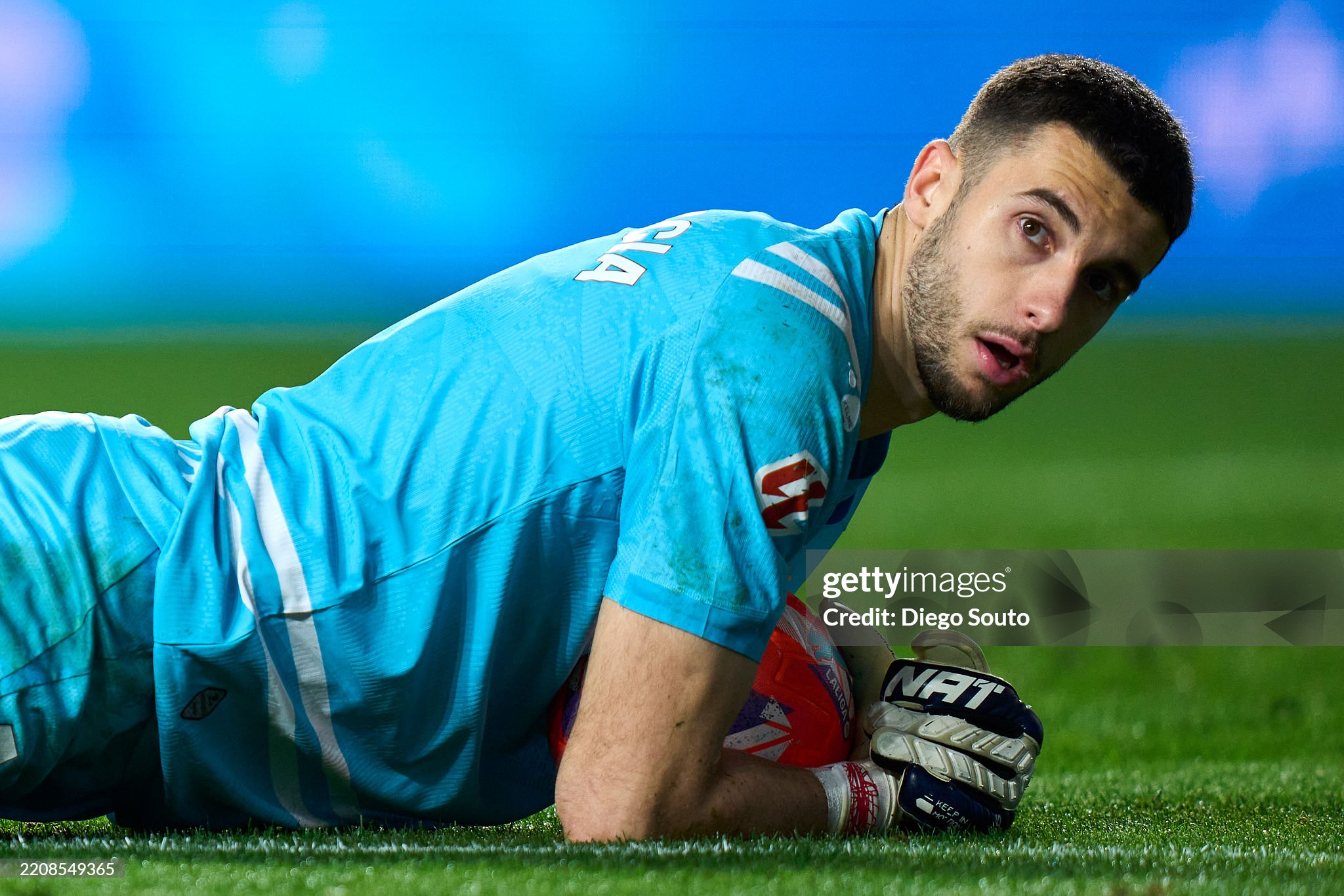 Promising Espanyol goalkeeper is Barcelona’s first signing