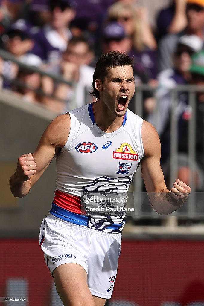 AFL Rd 4 - Fremantle v Western Bulldogs