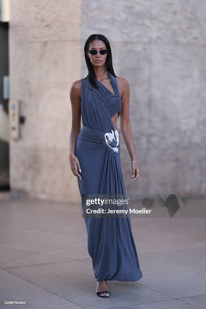 Street Style - Paris Fashion Week - Womenswear Fall/Winter 2025/2026 - Day Four