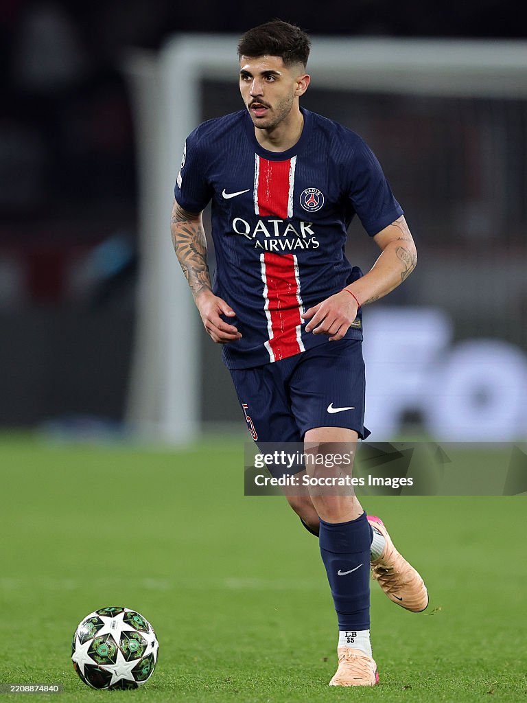 Paris Saint Germain v Aston Villa - UEFA Champions League