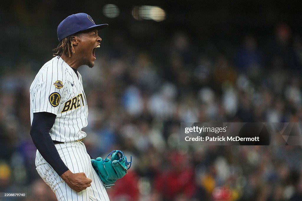 Cincinnati Reds v Milwaukee Brewers