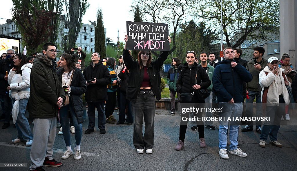NMACEDONIA-POLITICS-FIRE-DEMO