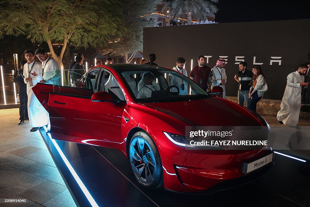 SAUDI-US-ECONOMY-AUTO-TESLA