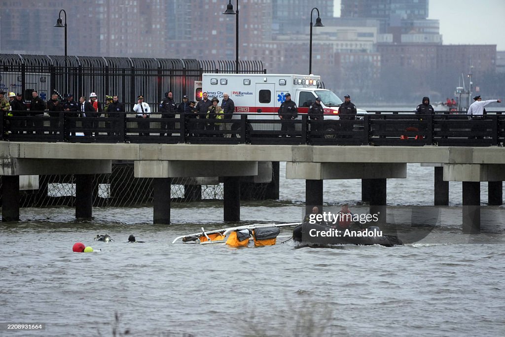 Helicopter crashes into Hudson River in New York City