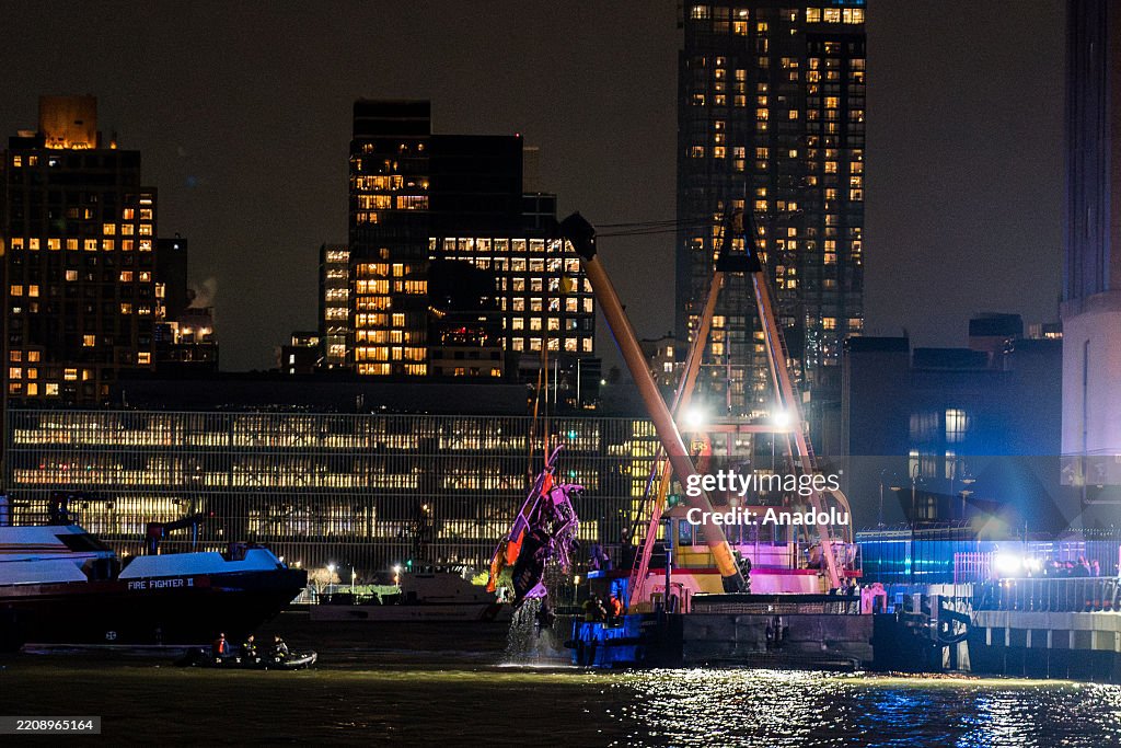 Helicopter crashes into Hudson River in New York City, killing all 6 passengers