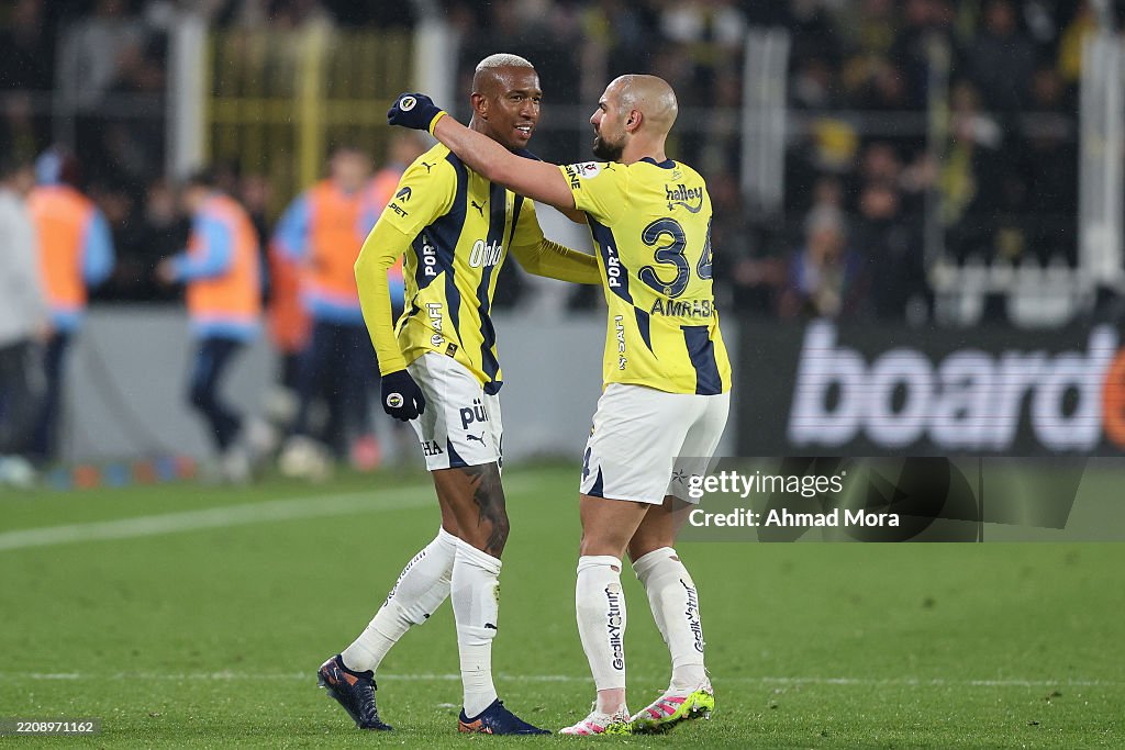 Fenerbahce v Trabzonspor - Turkish Super League