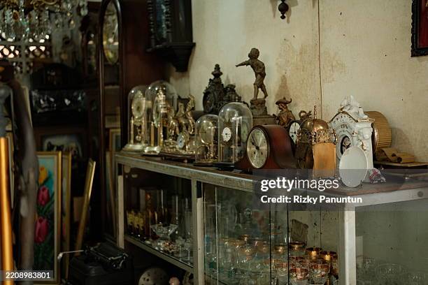 objects for sale at flea market - antique shop stock pictures, royalty-free photos & images