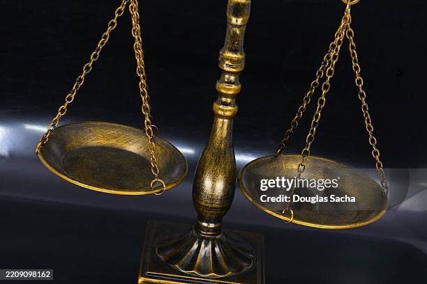 scales of justice concept - justitia-waage stock-fotos und bilder