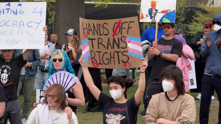 Trans Rights Clippy 18.278 video stock, filmati ie clip video in 4K su Transgender - Getty ...