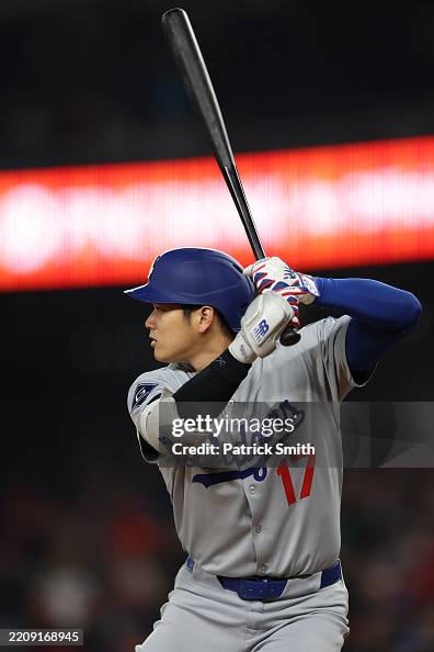 Los Angeles Dodgers v Washington Nationals Los Angeles Dodgers v Washington Nationals