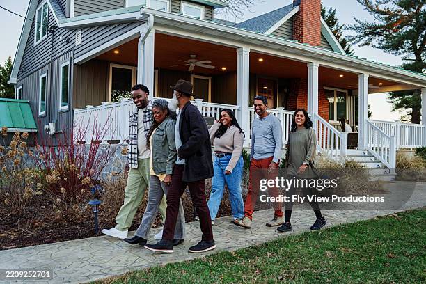 senior couple visiting their adult kids - maryland farm stock pictures, royalty-free photos & images