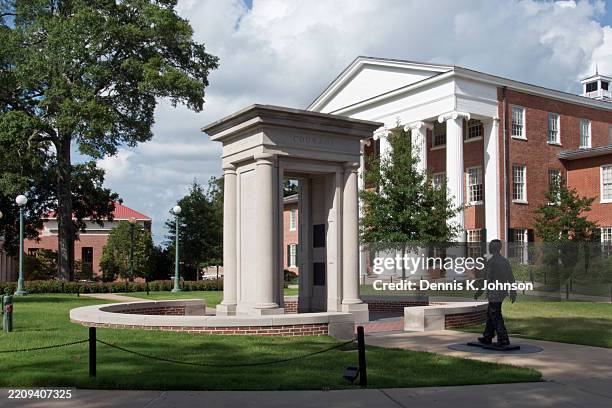 civil rights monument, campus green, lyceum, univ. of mississippi - oxford mississippi stock pictures, royalty-free photos & images
