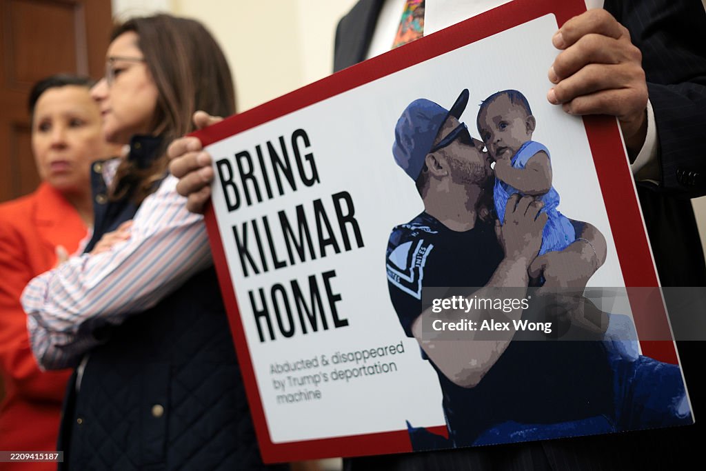 Hispanic Caucus Members Demand Return Of Immigrant Deported To El Salvador Prison
