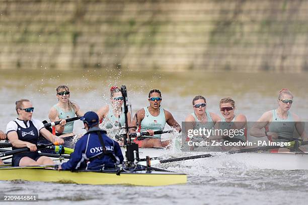 Oxford Bridge Rowing 2,040 Oxford Rowing Team Stock Photos, High-Res Pictures, and Images ...
