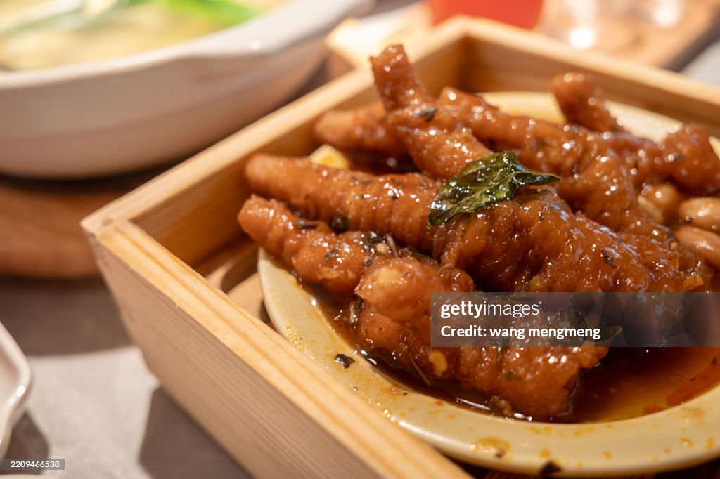 Steamed chicken feet with black bean sauce