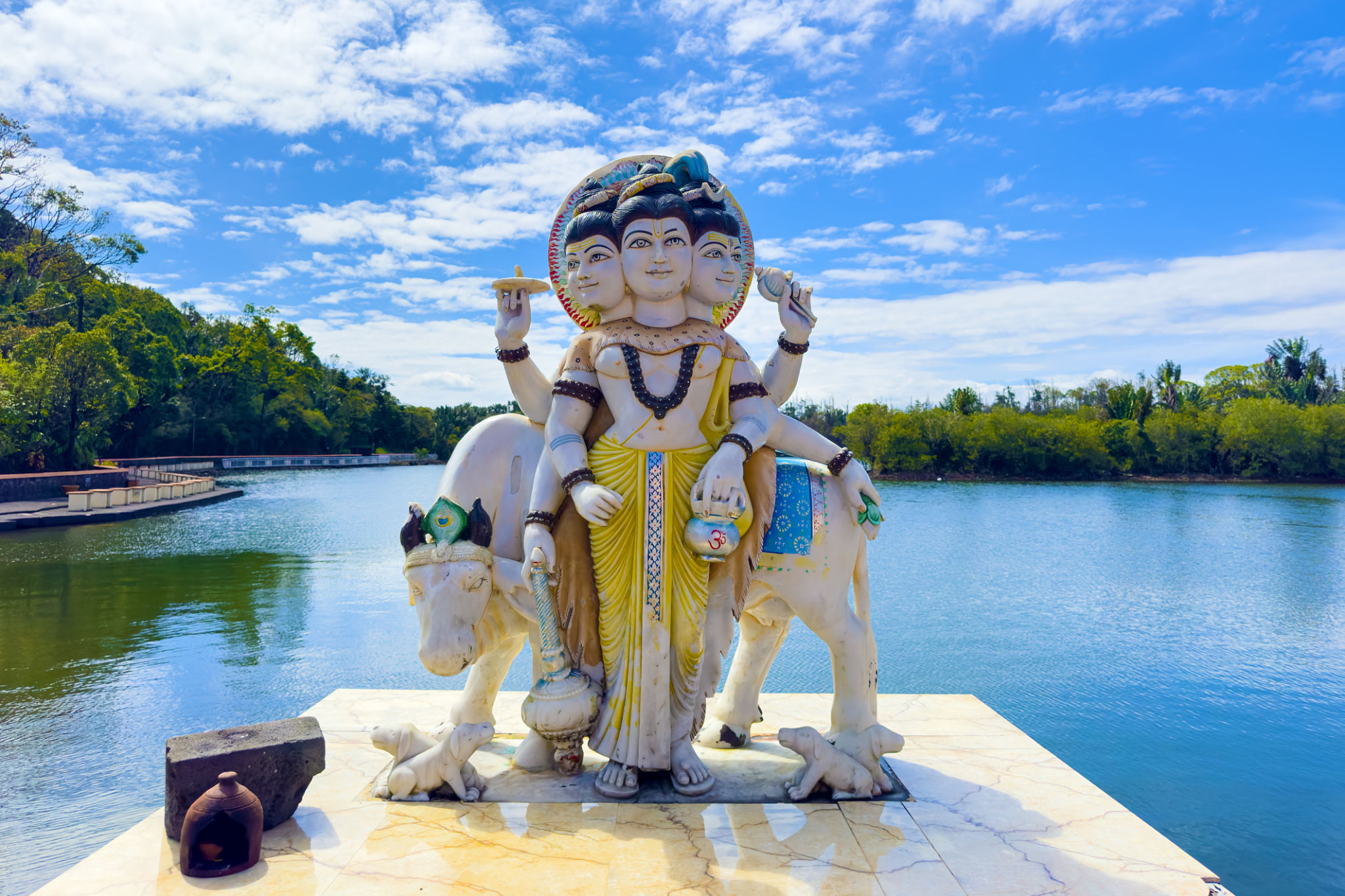 Dattatreya trimurti Hindu deity statue in Grand-Bassin Temple, Mauritius Island, Indian ocean Dattatreya trimurti Hindu deity statue in Grand-Bassin Temple, Mauritius Island, Indian ocean