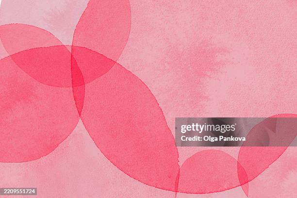 abstract pink watercolor background with overlapping circles creating soft and dreamy effect - vrouwelijkheid stockfoto's en -beelden