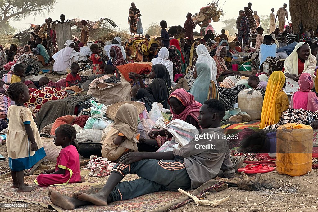 TOPSHOT-SUDAN-CONFLICT-REFUGEES-ZAMZAM-RSF