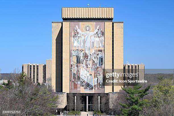 Michigan Touchdown Jesus 165 Notre Dame Touchdown Jesus Stock Photos, High-Res Pictures, and ...