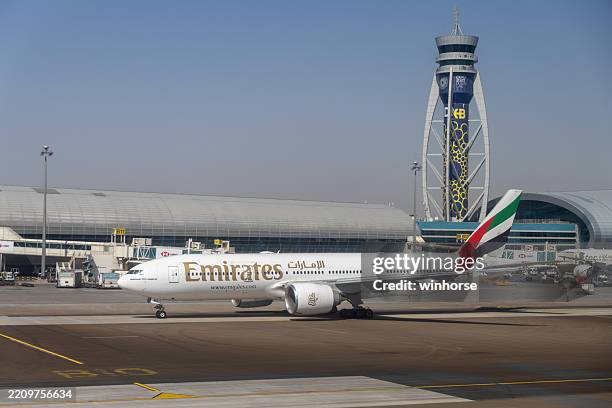 777lr 66 Boeing 777 Lr 200 Stock Photos, High-Res Pictures, and Images ...