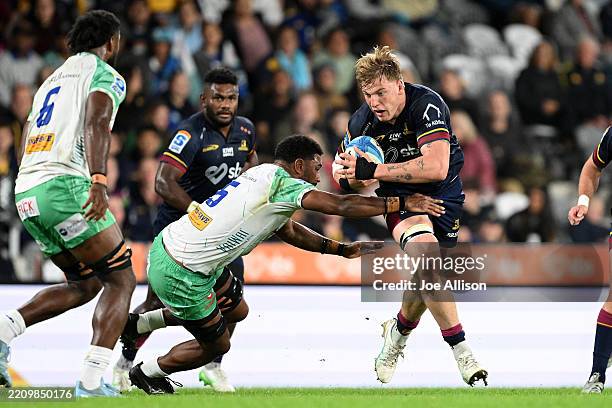 Fabian Holland of the Highlanders charges forward during the round nine Super Rugby Pacific match between Highlanders and Fijian Drua at Forsyth Barr...