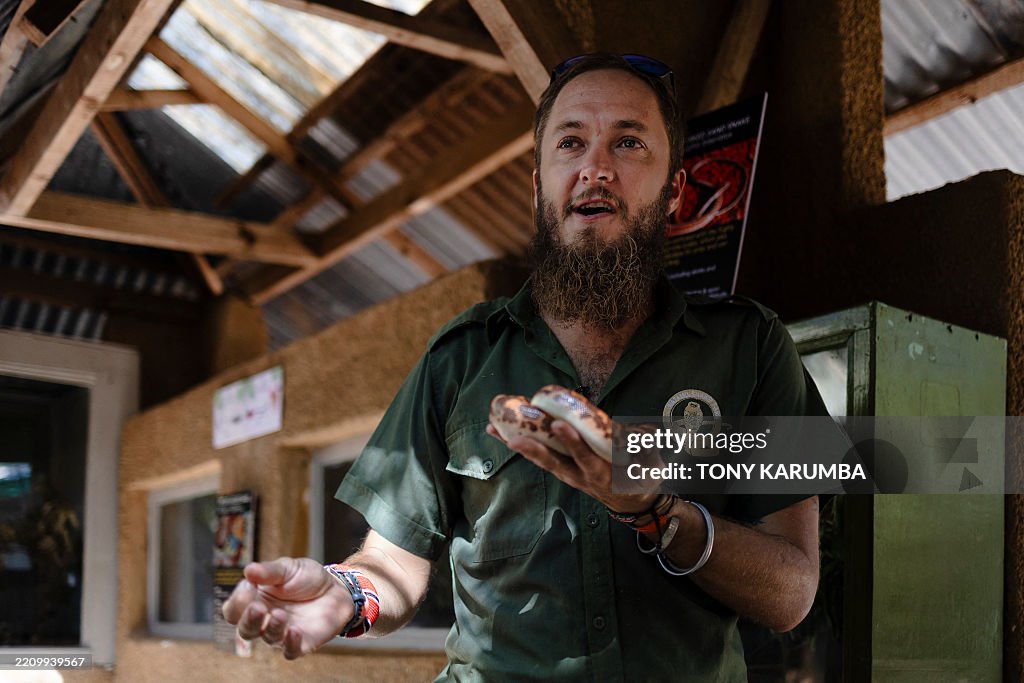 KENYA-HEALTH-ANIMAL-SCIENCE-SNAKES