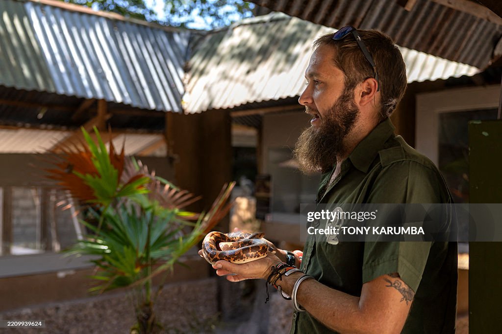 KENYA-HEALTH-ANIMAL-SCIENCE-SNAKES