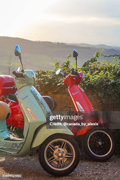 vespa in montepulciano - montepulciano stock pictures, royalty-free photos & images