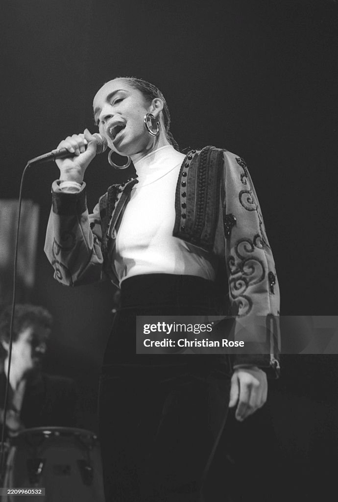 Sade Adu