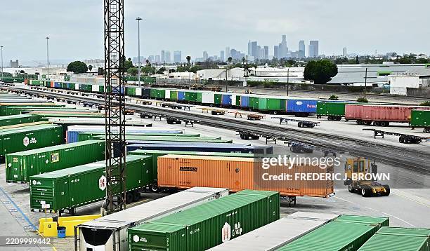 Union Pacific Container 2,047 Union Pacific Railroad Stock Photos, High-Res Pictures, and ...