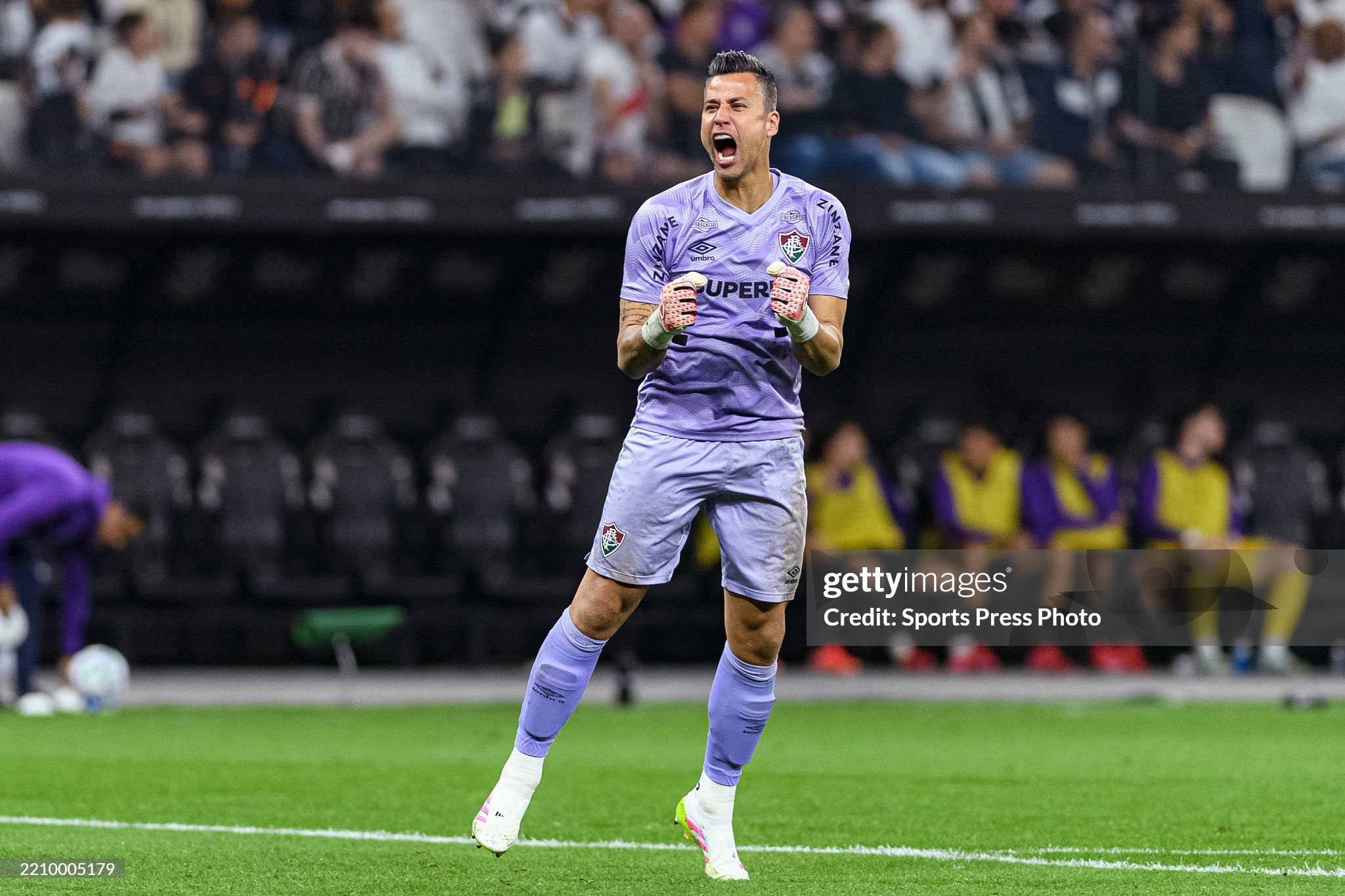 Fluminense goalkeeper could become the oldest player ever at a Club World Cup