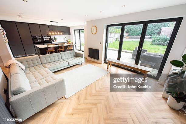 property interiors - quarto arrumado imagens e fotografias de stock