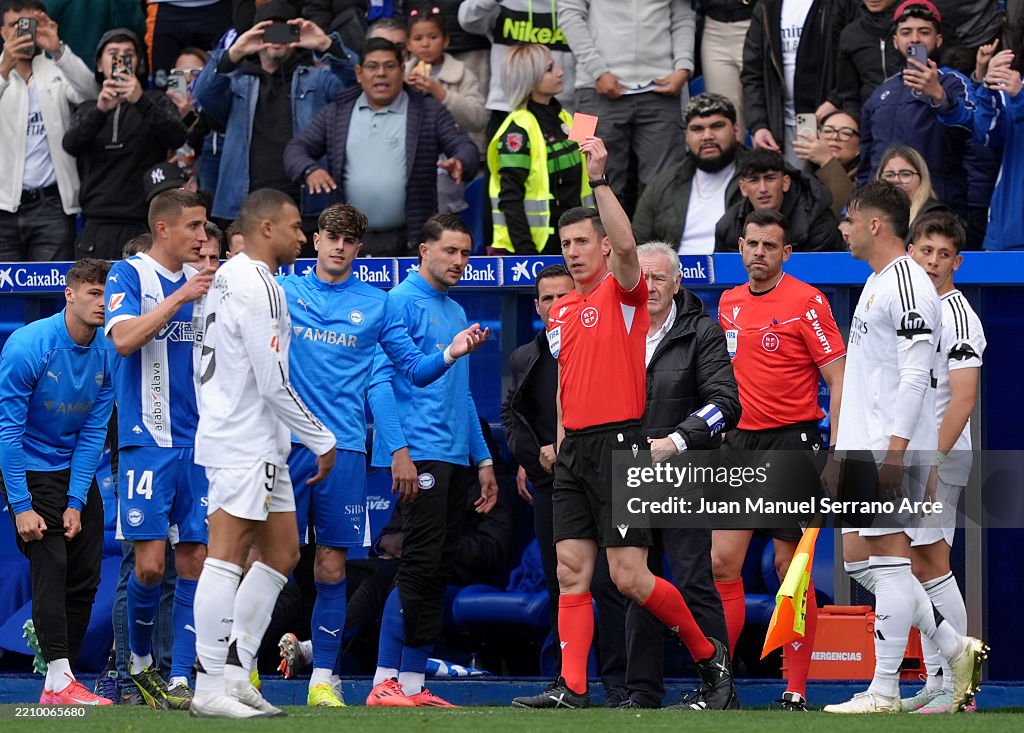 Deportivo Alaves v Real Madrid CF - La Liga EA Sports