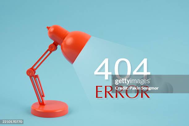 red lamp with 404 error page not found on blue background. - desorientiert stock-fotos und bilder