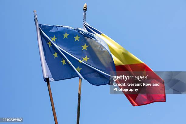eu & romanian flag, bucharest - bandeira da roménia imagens e fotografias de stock