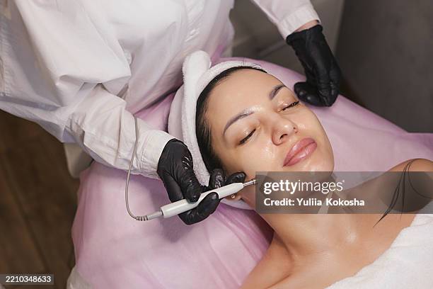 Microcurrent Session 57 Microcurrent Therapy Stock Photos, High-Res Pictures, and Images ...