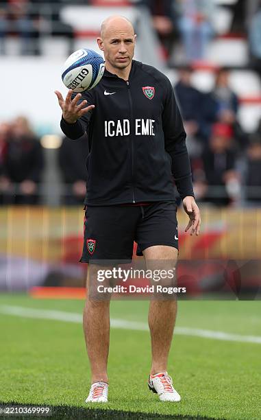 Sergio Parisse, the Toulon assistant coach looks on in the warm up prior to the Investec Champions Cup quarter-final match between RC Toulon and...