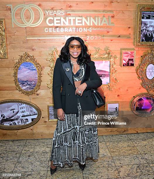 Yandy Rabbit 1,237 Personality Yandy Smith Stock Photos, High-Res Pictures, and ...