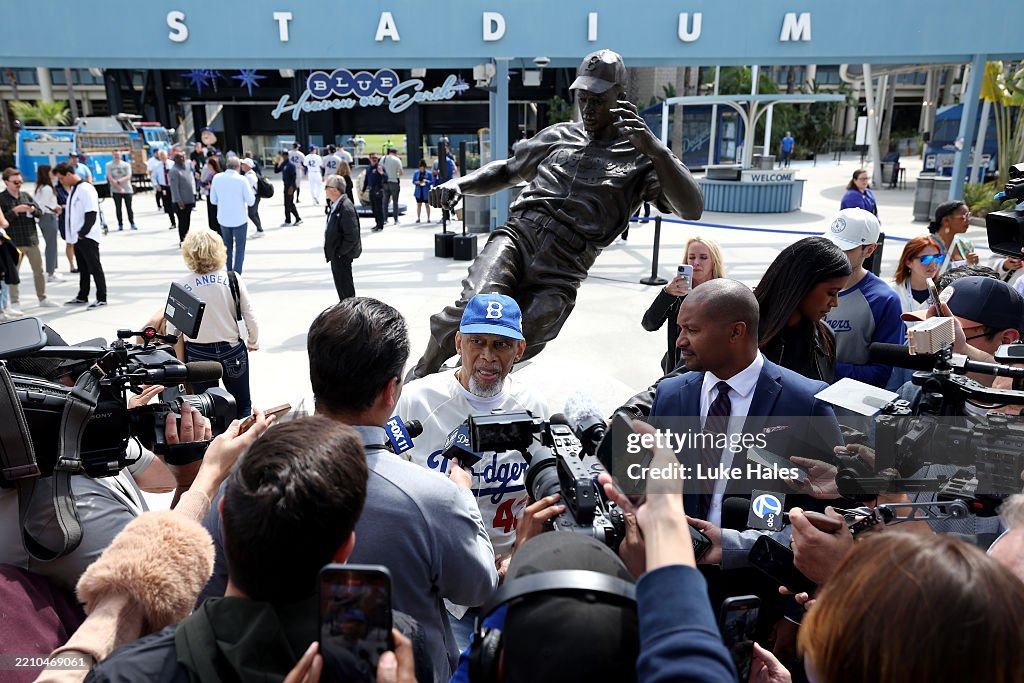 Abdul R Doger Kareem Abdul-Jabbar speaks to the media after a ceremony honoring ...