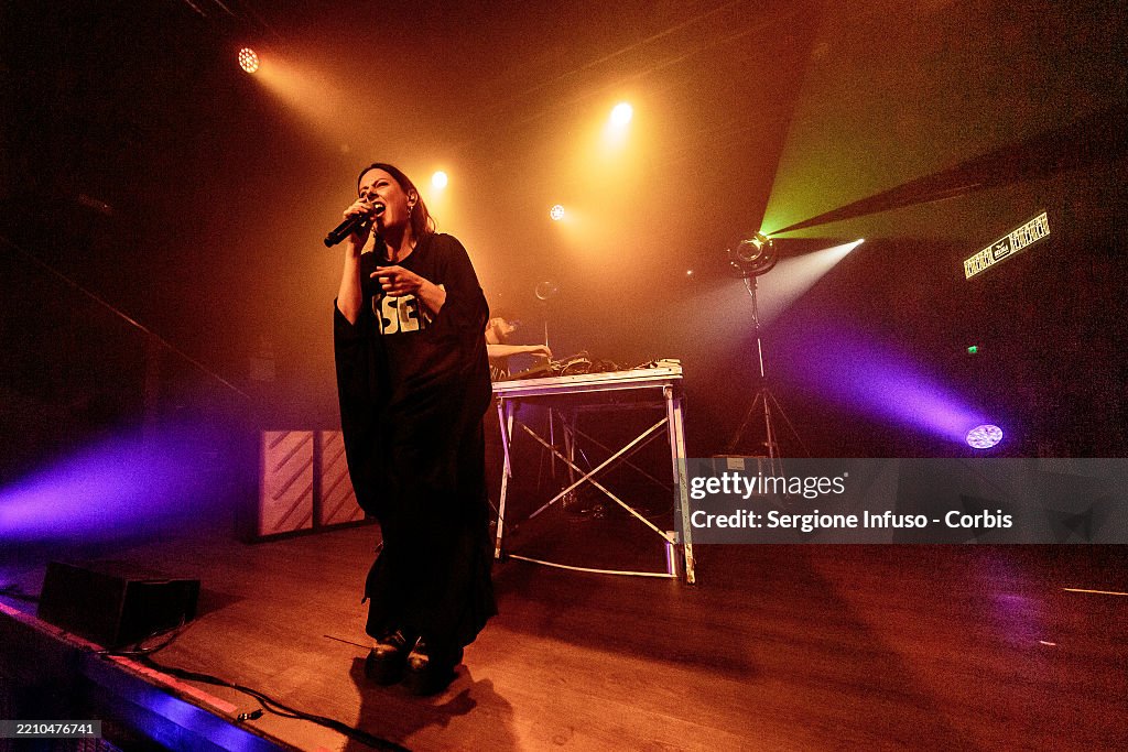 Meg Performs In Milan
